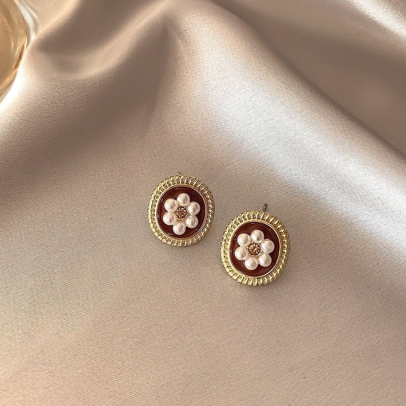 18k Gold Tone Pearl Red Ear Clip Set - Flower/Heart/Geometric Designs | INS-Style No-Piercing Daily/Brunch Accessories for Women