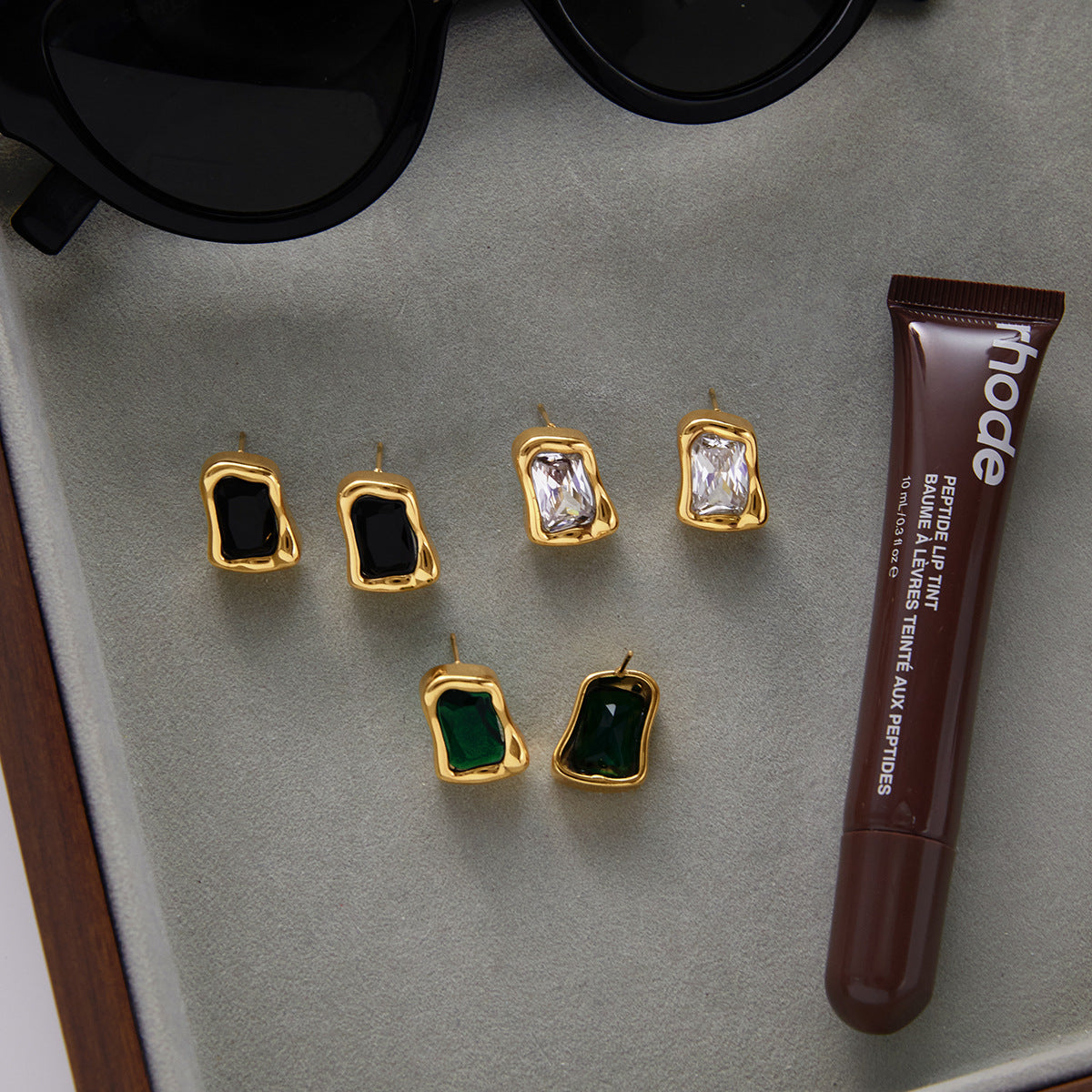 Gold Irregular Frame Gem Stud Earring Set - White/Green/Black Stone Accents | Modern Bold Daily/Brunch Jewelry for Women (Glossy Textured Gold Borders)