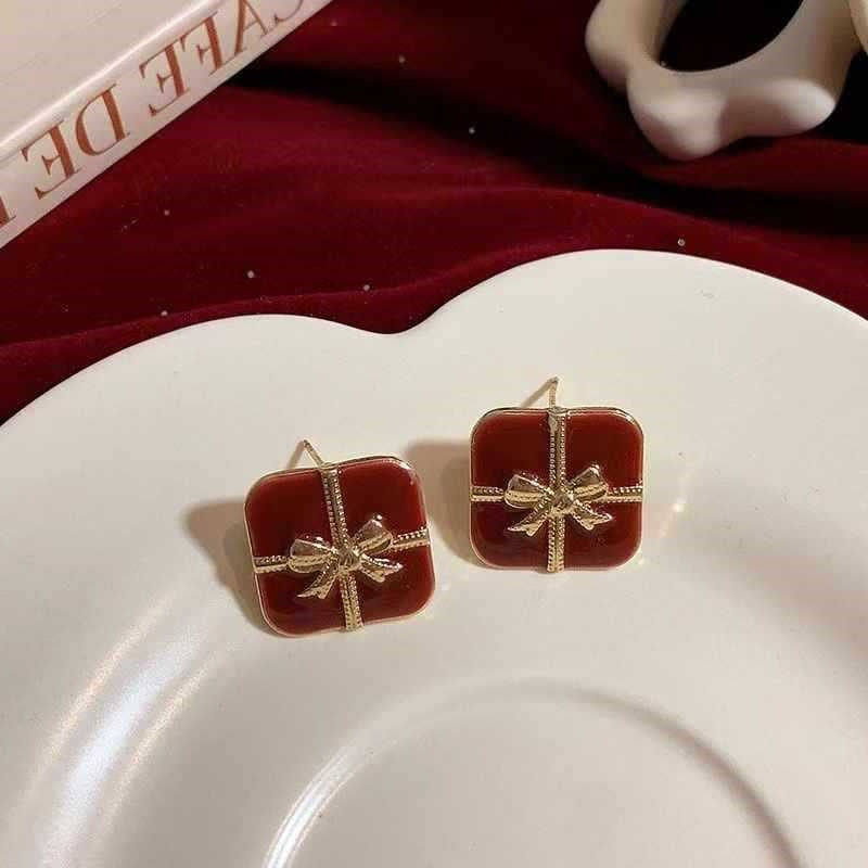 18k Gold Tone Pearl Red Ear Clip Set - Flower/Heart/Geometric Designs | INS-Style No-Piercing Daily/Brunch Accessories for Women