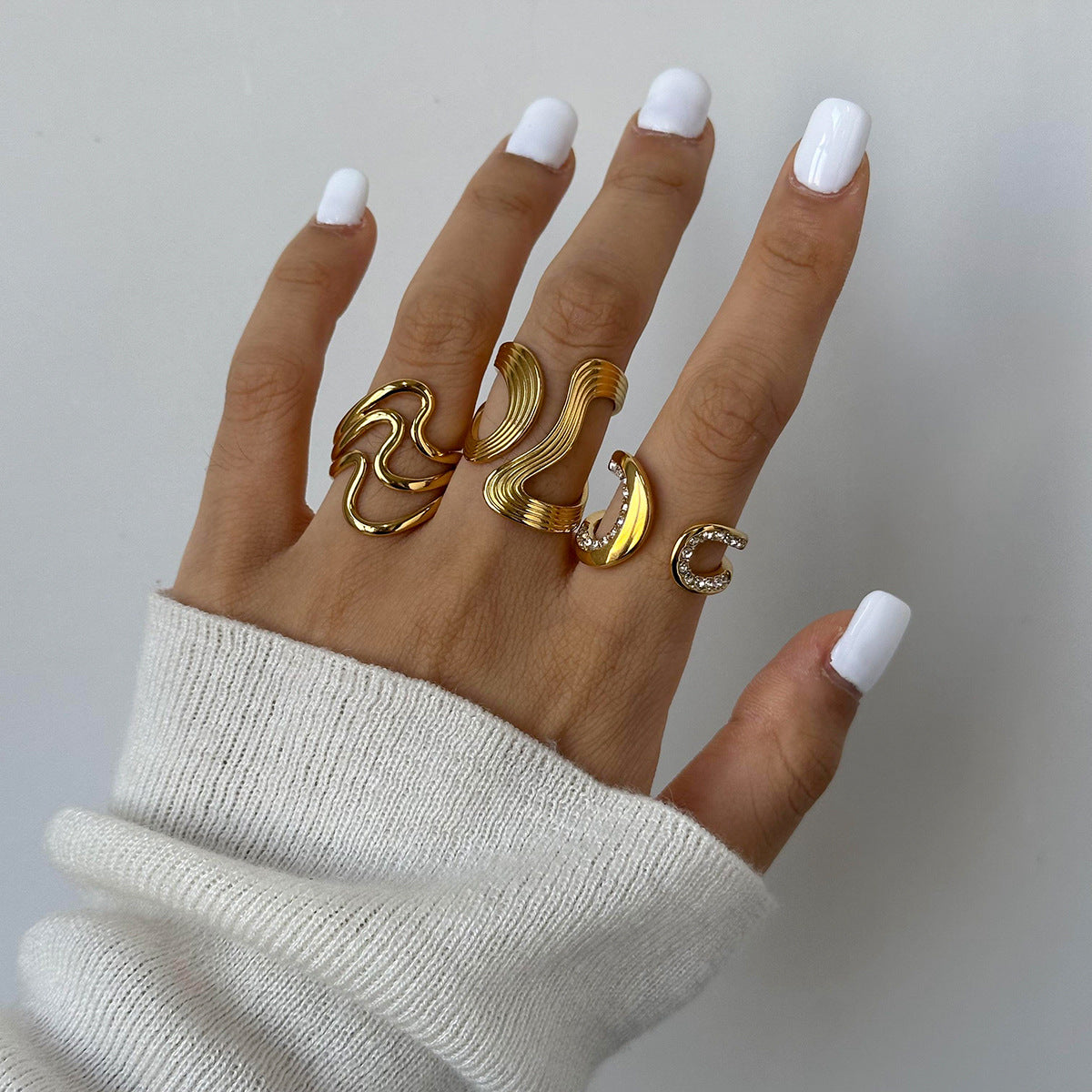 Gold Modern Bold Wave & Curve Ring Set - Rhinestone Accent Open-Band Finger Jewelry for Women (Daily/Brunch/Casual Statement Wear)