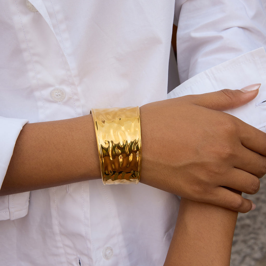 Gold & Resin Cuff Bracelet Set - Hammered Texture & Tortoiseshell/Black/Ivory Designs | Bold Retro Statement Wrist Jewelry for Women (Daily/Brunch/Party Wear)