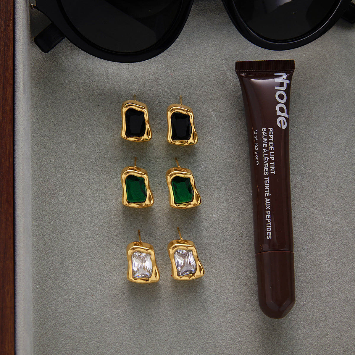 Gold Irregular Frame Gem Stud Earring Set - White/Green/Black Stone Accents | Modern Bold Daily/Brunch Jewelry for Women (Glossy Textured Gold Borders)