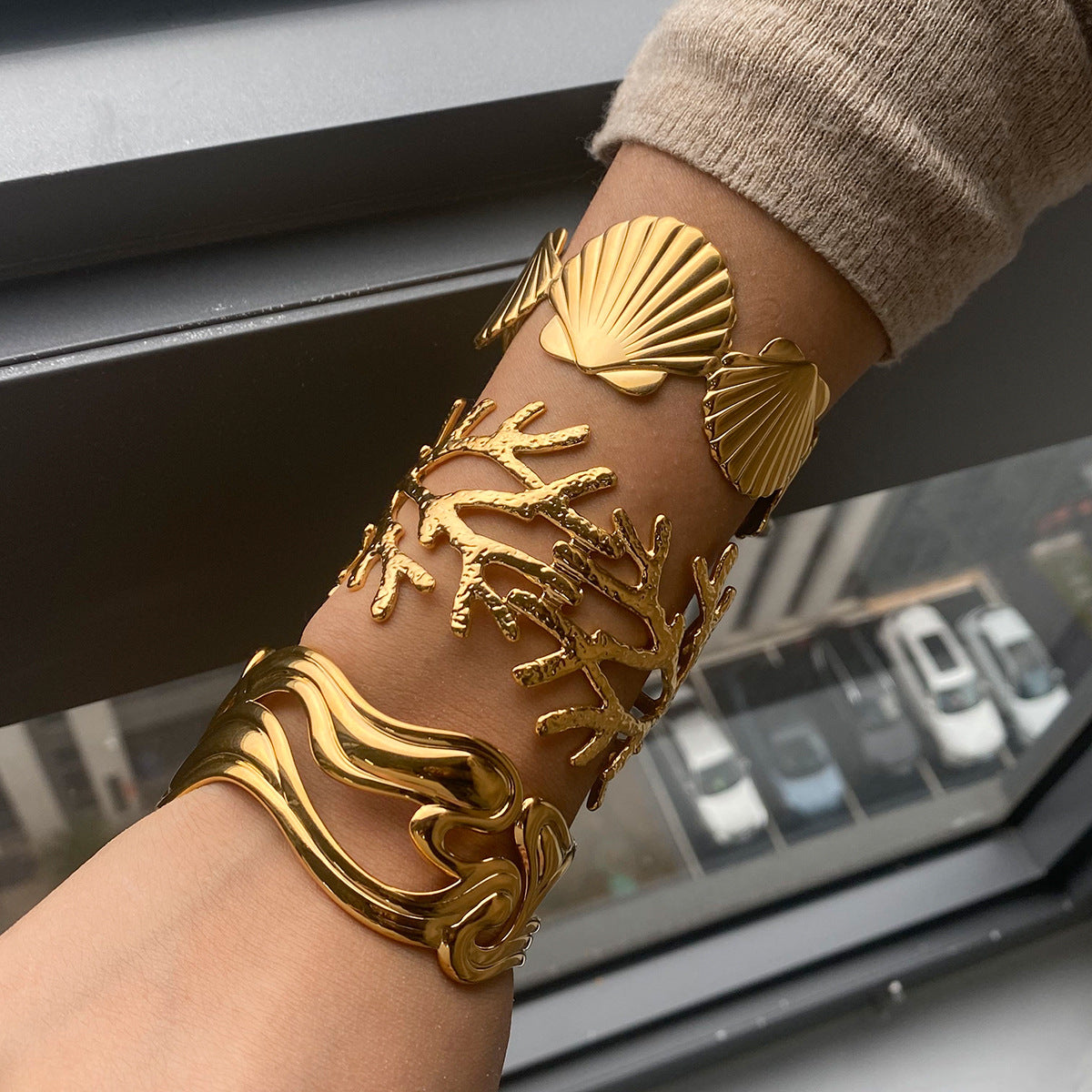 Gold Long Chain Tassel Ear Cuff Earrings - Single-Side Dangle Design | Modern Elegant Statement Jewelry for Women (Party/Daily/Formal Wear)