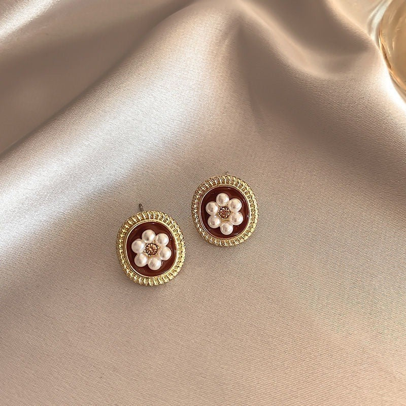 18k Gold Tone Pearl Red Ear Clip Set - Flower/Heart/Geometric Designs | INS-Style No-Piercing Daily/Brunch Accessories for Women